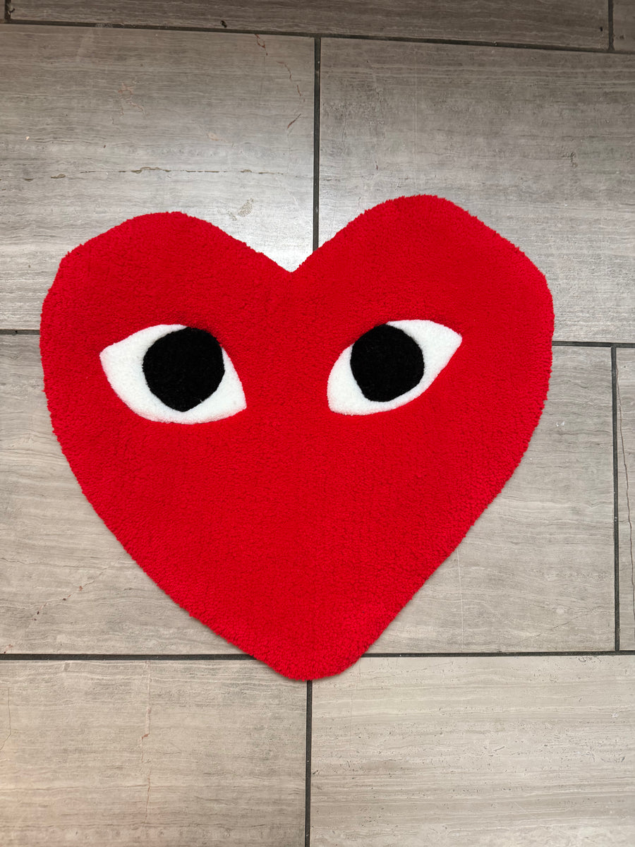 Heart eyes, hand-tufted rug by RugsbyDJ