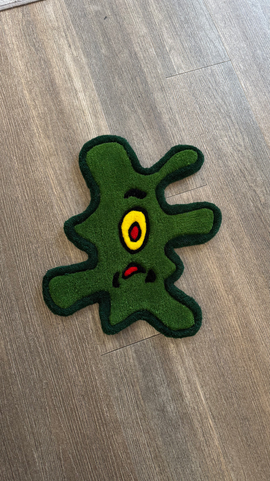 Green blob, hand-tufted rug by RugsbyDJ