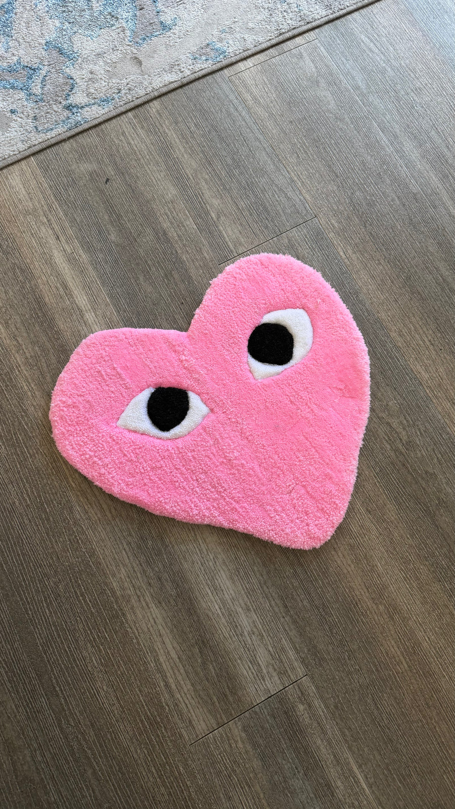 Pink heart eyes, hand-tufted rug by RugsbyDJ
